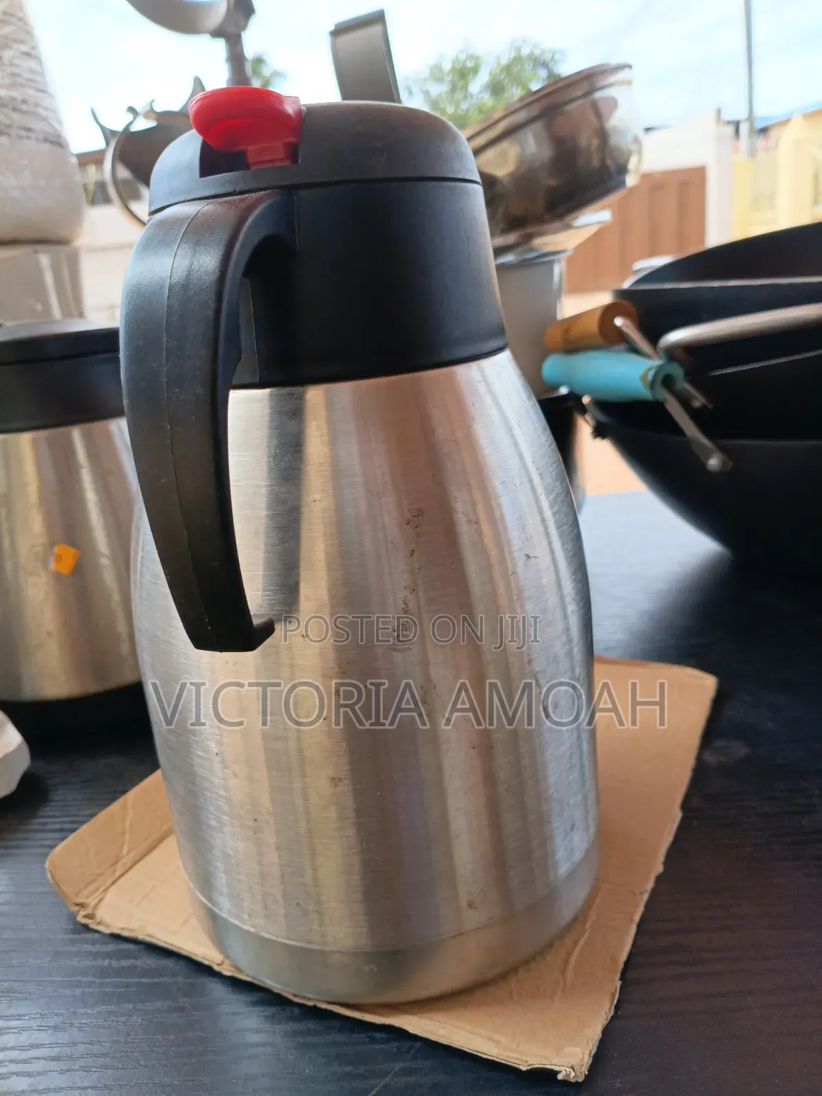 Steel Vacuum-Insulated Thermal Carafe.