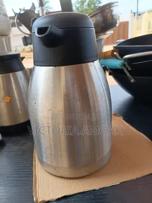 Steel Vacuum-Insulated Thermal Carafe.