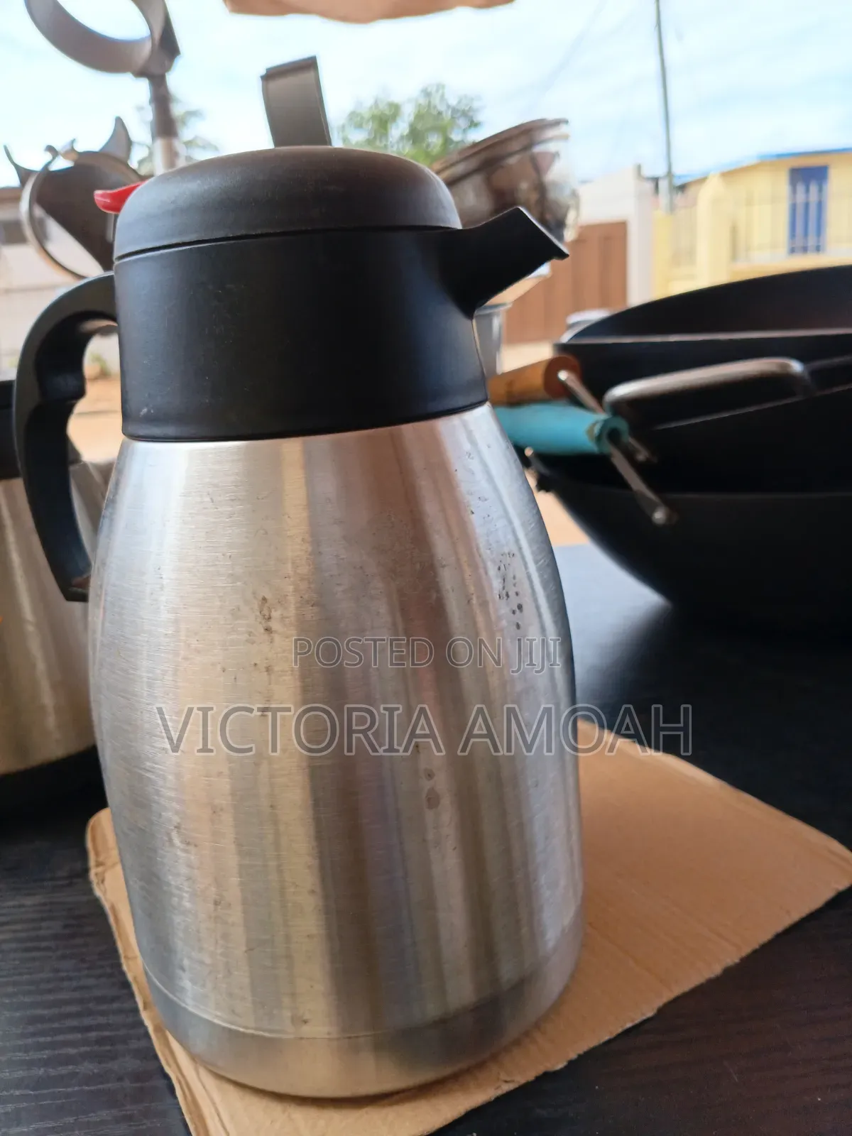 Steel Vacuum-Insulated Thermal Carafe.