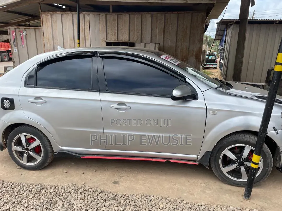 Chevrolet Aveo 1.5 Sedan T250 2011 Silver