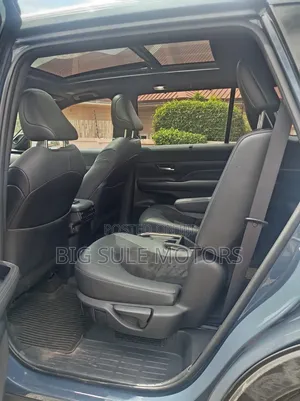 Toyota Highlander Limited AWD 2024 Gray