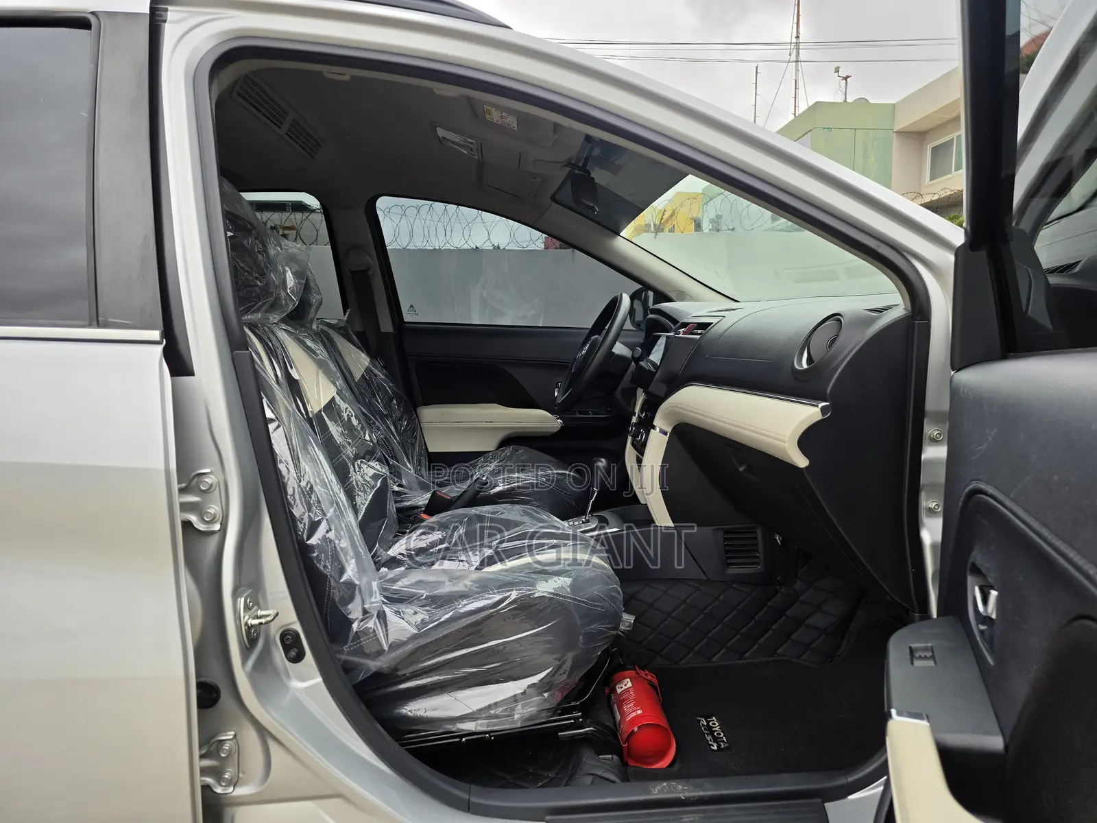 Toyota Rush 2020 Silver