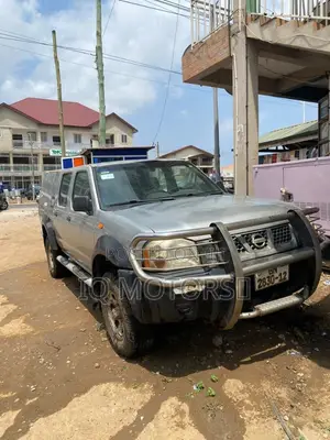Nissan Hardbody 2012 Gray