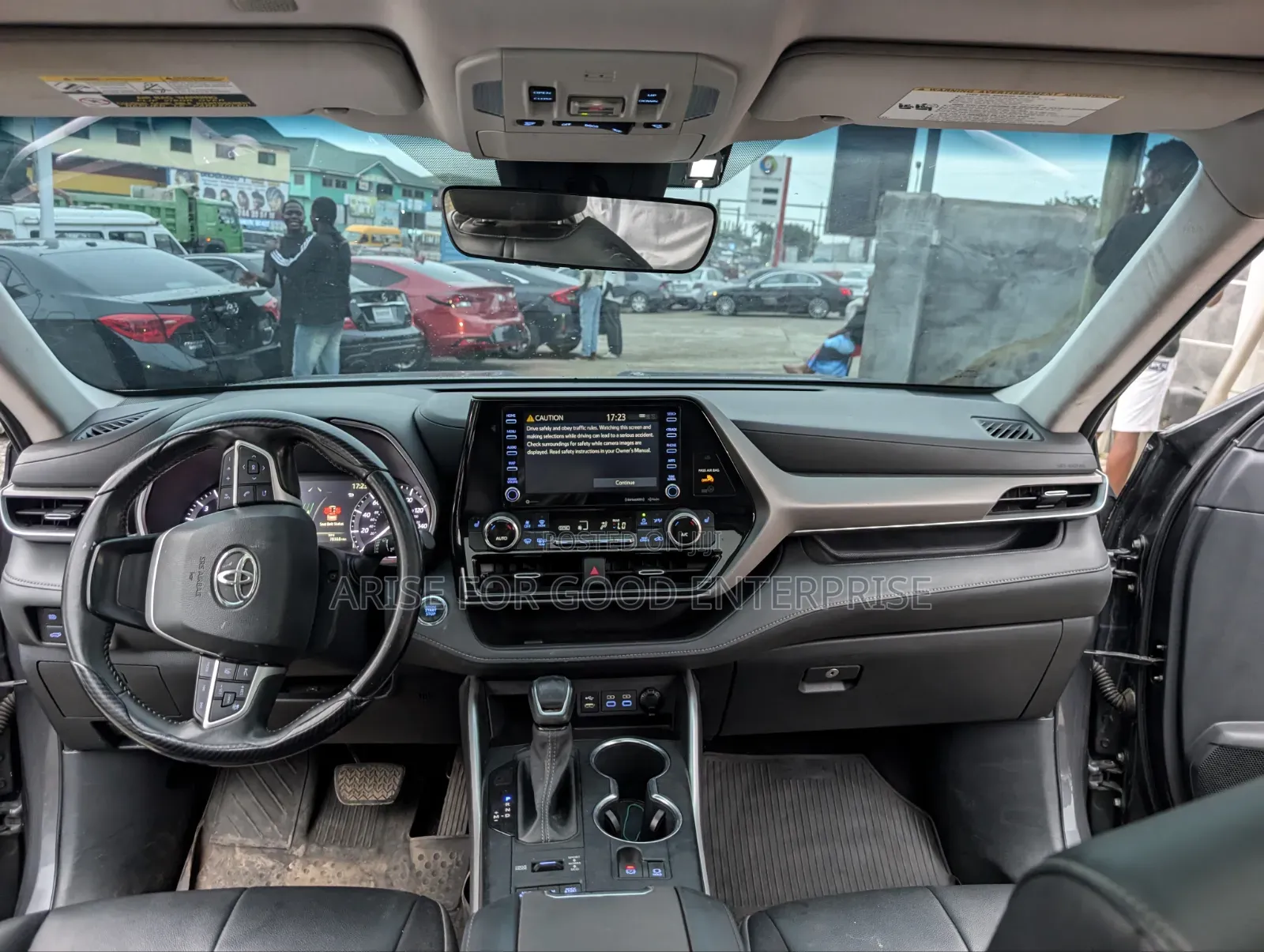 Toyota Highlander XLE 2022 Gray