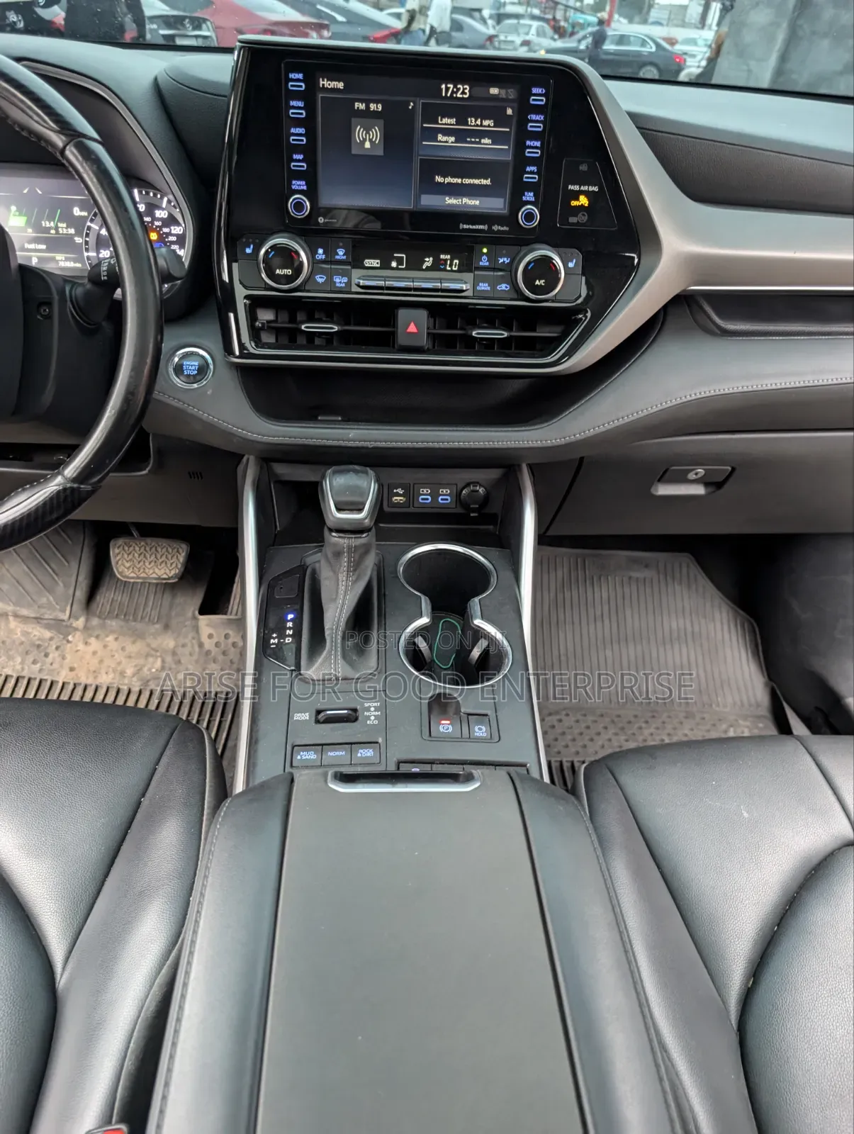 Toyota Highlander XLE 2022 Gray