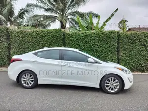 Hyundai Elantra 2016 White