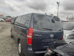 Hyundai Starex 2013 Blue