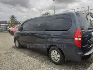Hyundai Starex 2013 Blue