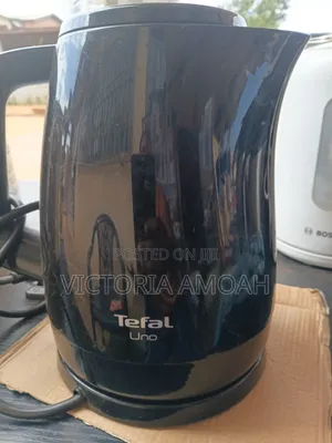 A Black Tefal Uno Electric Kettle.
