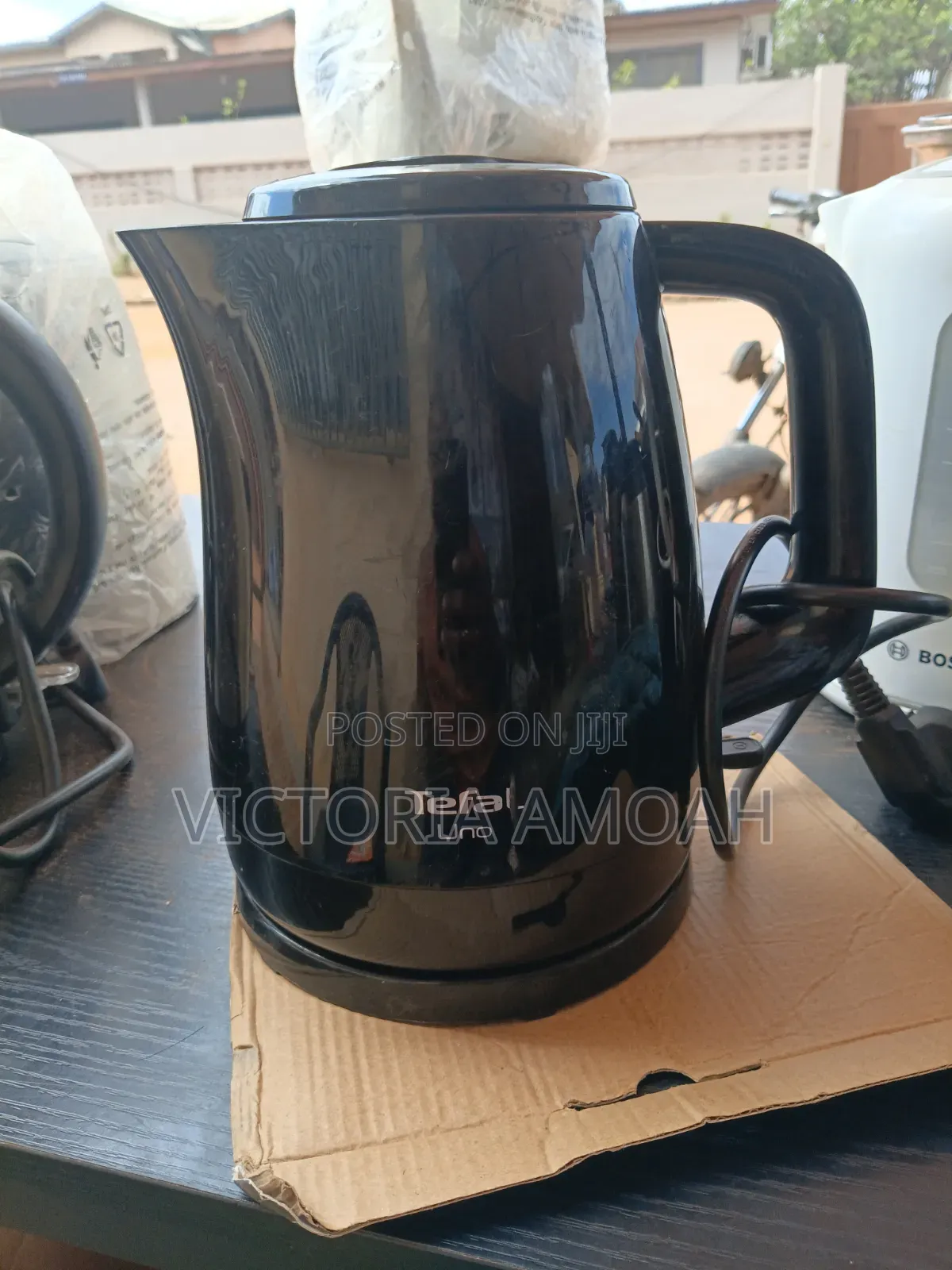 A Black Tefal Uno Electric Kettle.