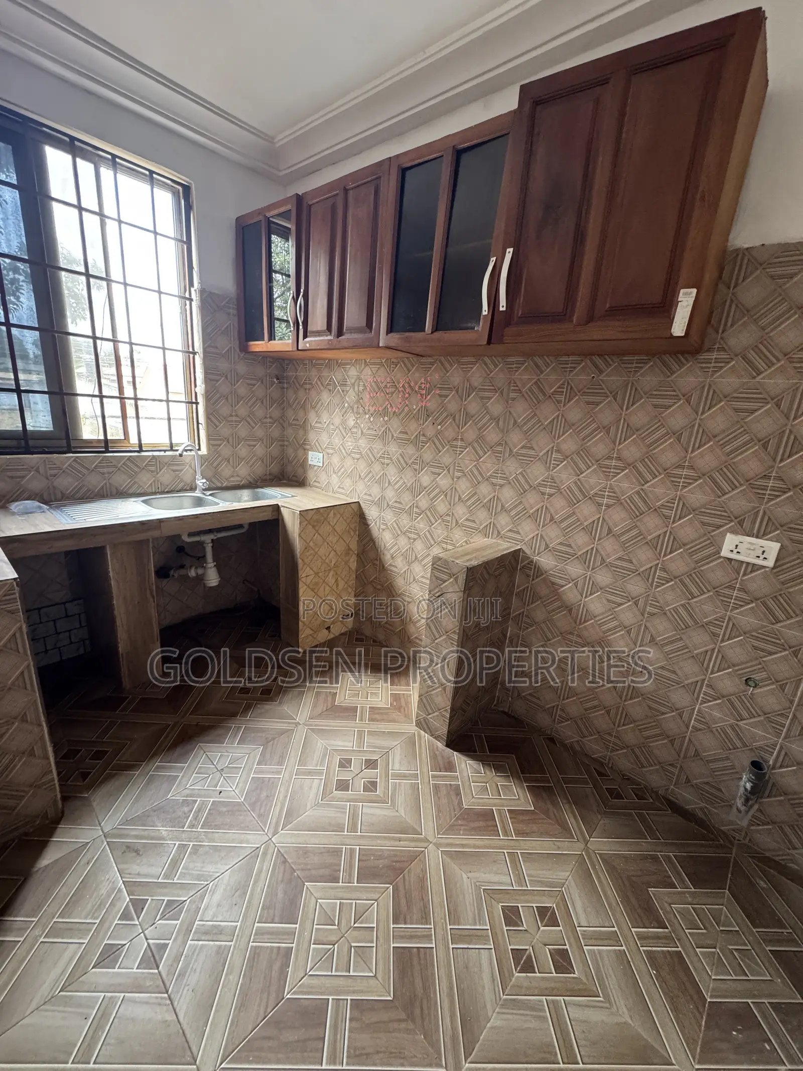 2bdrm Apartment in Mile 7 for rent