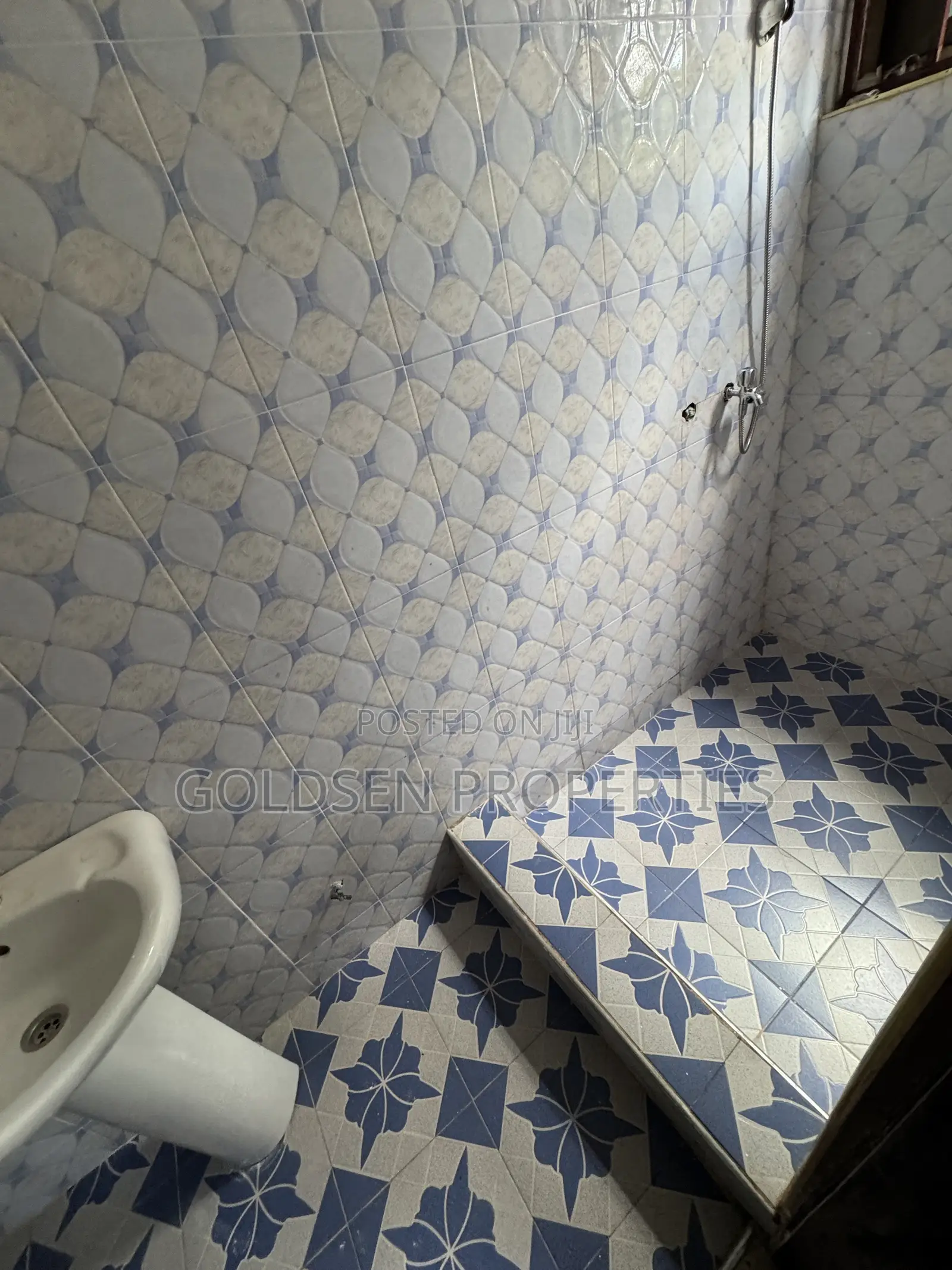 2bdrm Apartment in Mile 7 for rent