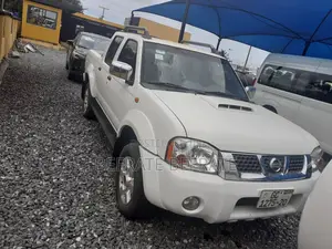Nissan Navara 2014 White