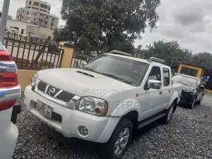 Nissan Navara 2014 White