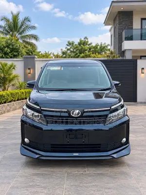 Toyota Voxy X 4WD 7-Seater 2015 Black