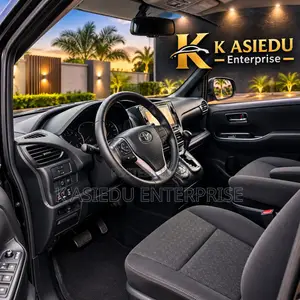 Toyota Voxy X 4WD 7-Seater 2015 Black