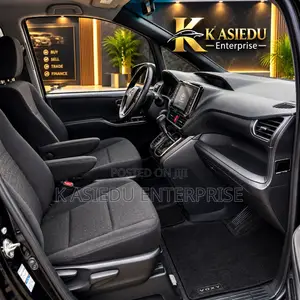 Toyota Voxy X 4WD 7-Seater 2015 Black