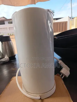A White Severin Electric Kettel.