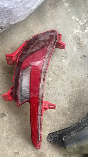 Hyundai Elentra 2019-2020-2021 Back Bumper Reflector Original