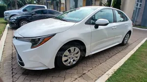 Toyota Corolla LE 2020 White