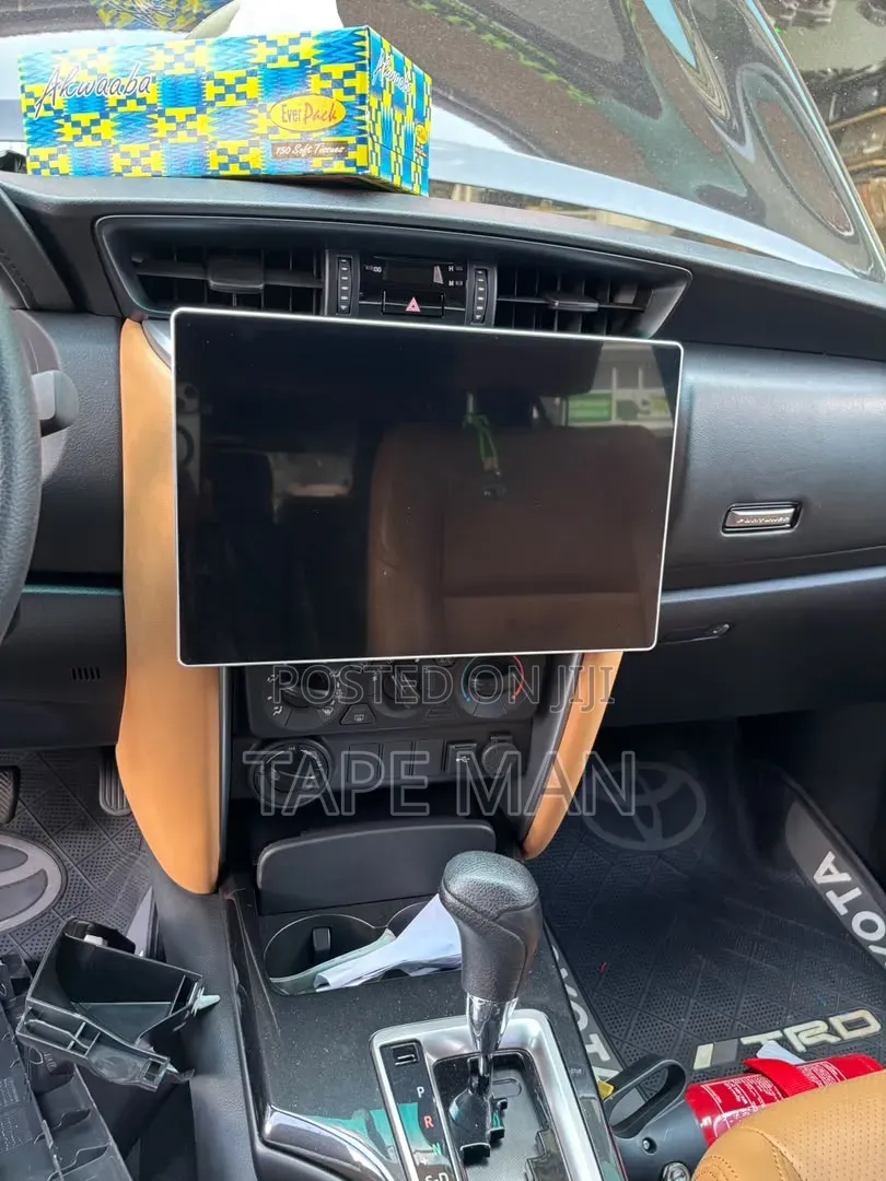 Toyota Fortuner 2015 13inches