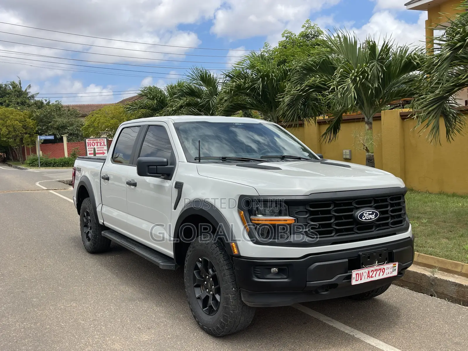 Ford F-150 STX 4WD SuperCab 6.5' Box 2025 Gray