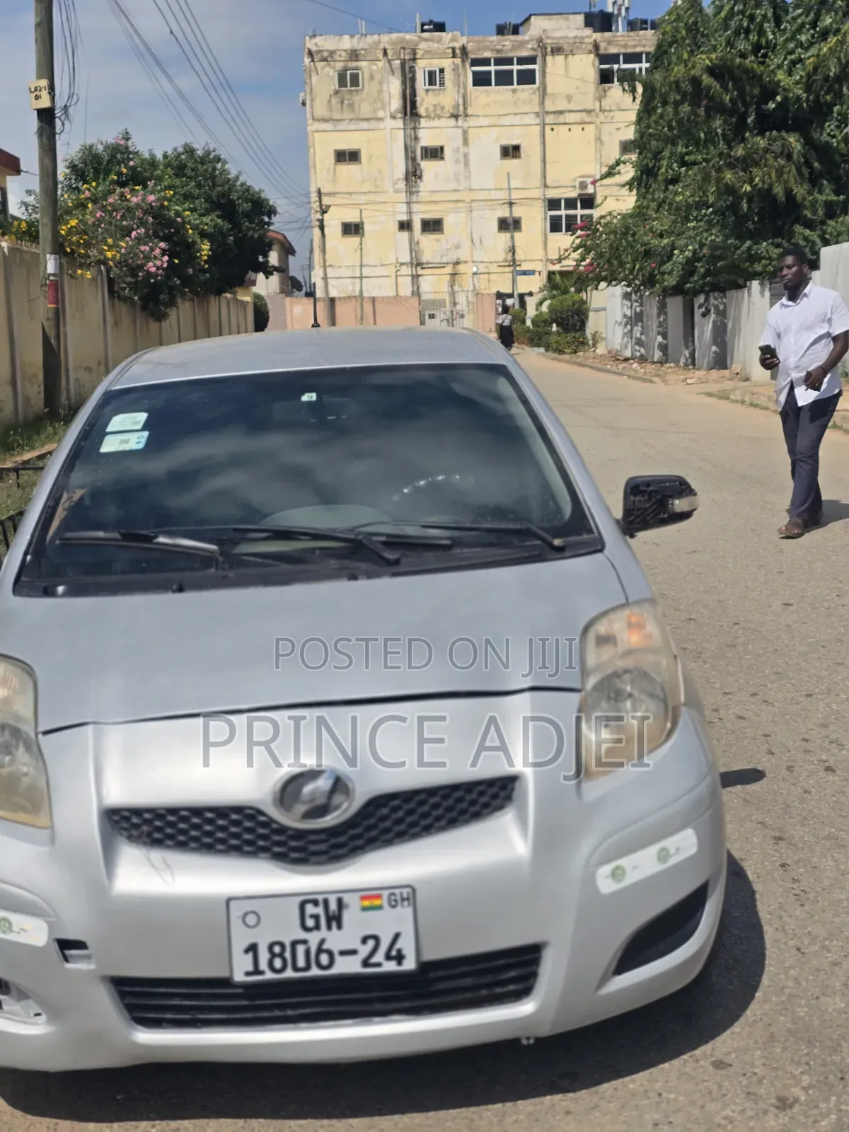 Toyota Vitz 1.0 FWD 5dr 2010 Silver