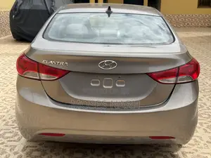 Hyundai Elantra 2013 Brown