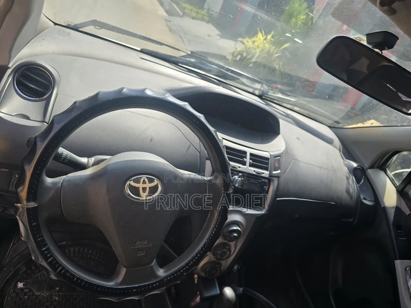 Toyota Vitz 1.0 FWD 5dr 2010 Silver