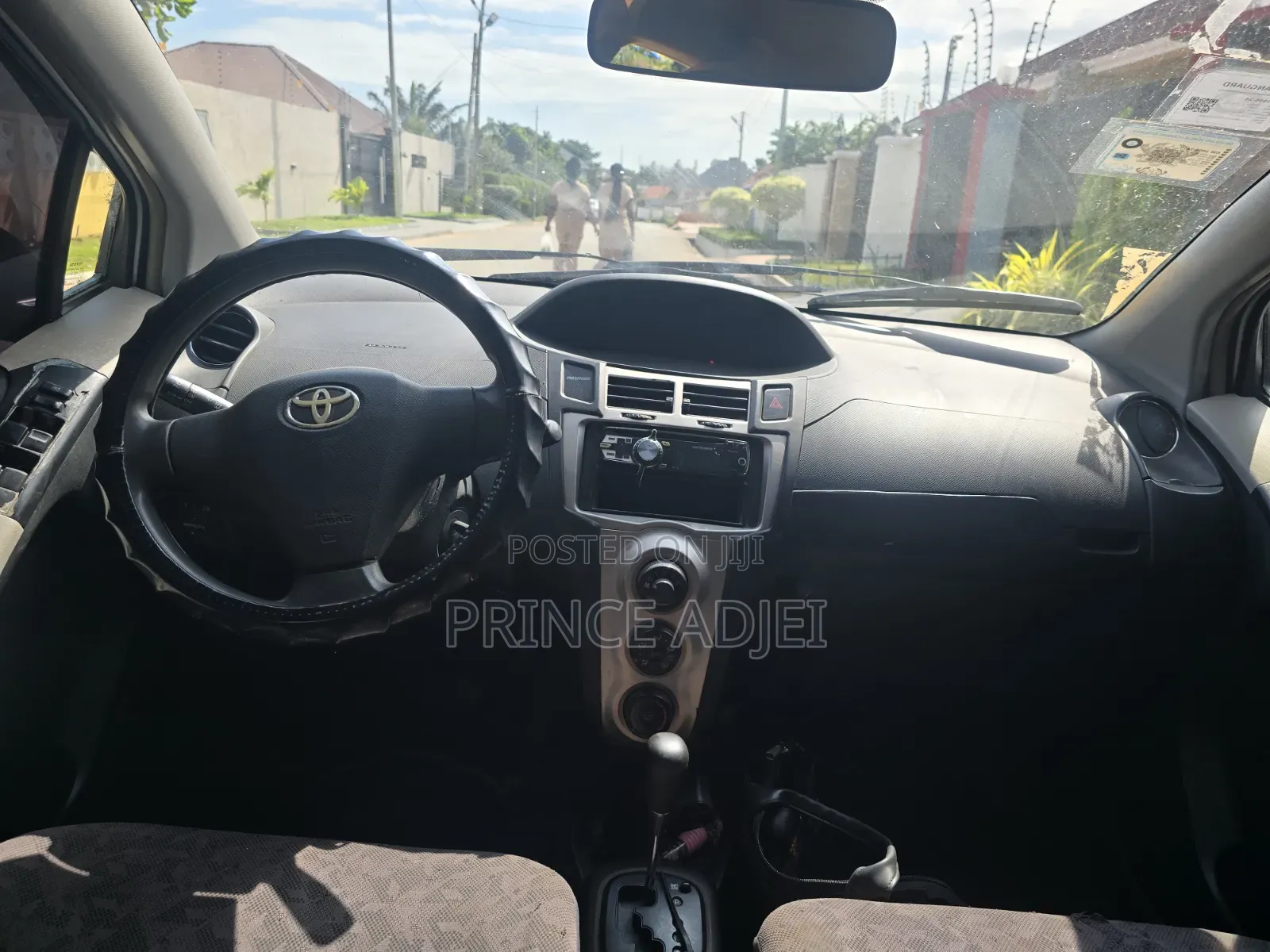 Toyota Vitz 1.0 FWD 5dr 2010 Silver