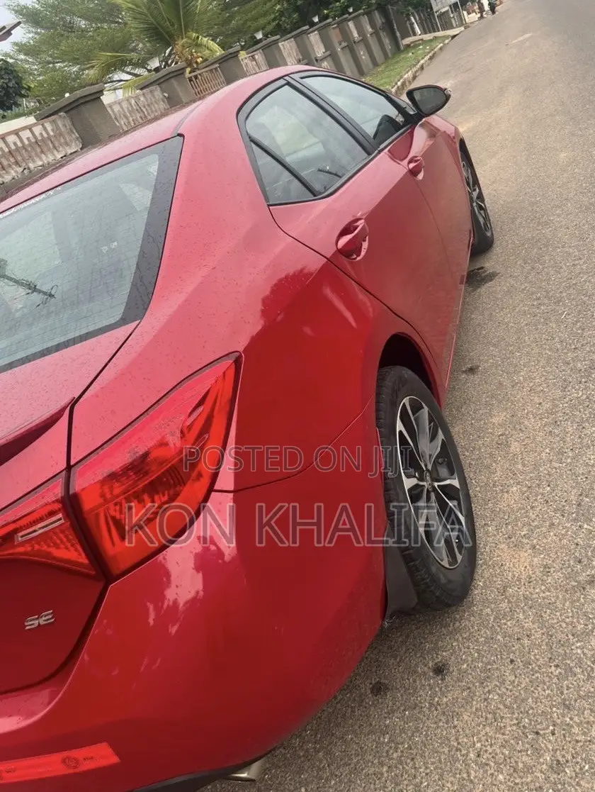 Toyota Corolla SE 4dr Sedan (1.8L 4cyl CVT) 2017 Red