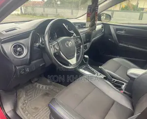 Toyota Corolla SE 4dr Sedan (1.8L 4cyl CVT) 2017 Red