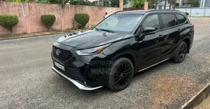 Toyota Highlander for Rent