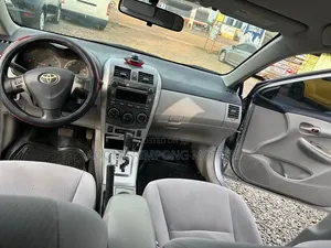 Toyota Corolla 2012 Silver