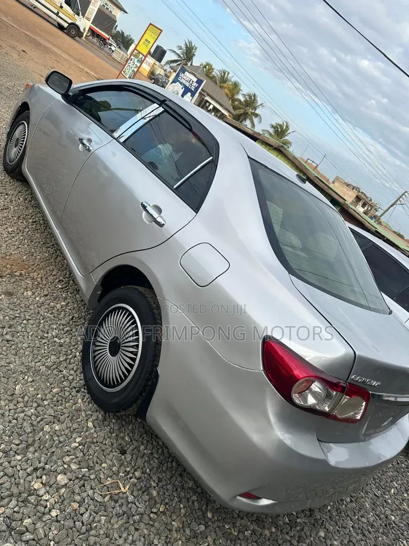 Toyota Corolla 2012 Silver