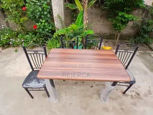 Durable Dinning Table With 4 Chairs