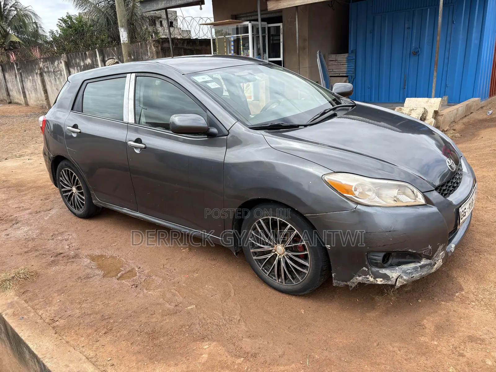 Toyota Matrix Hatchback FWD (1.8L 4cyl 5M) 2010 Gray