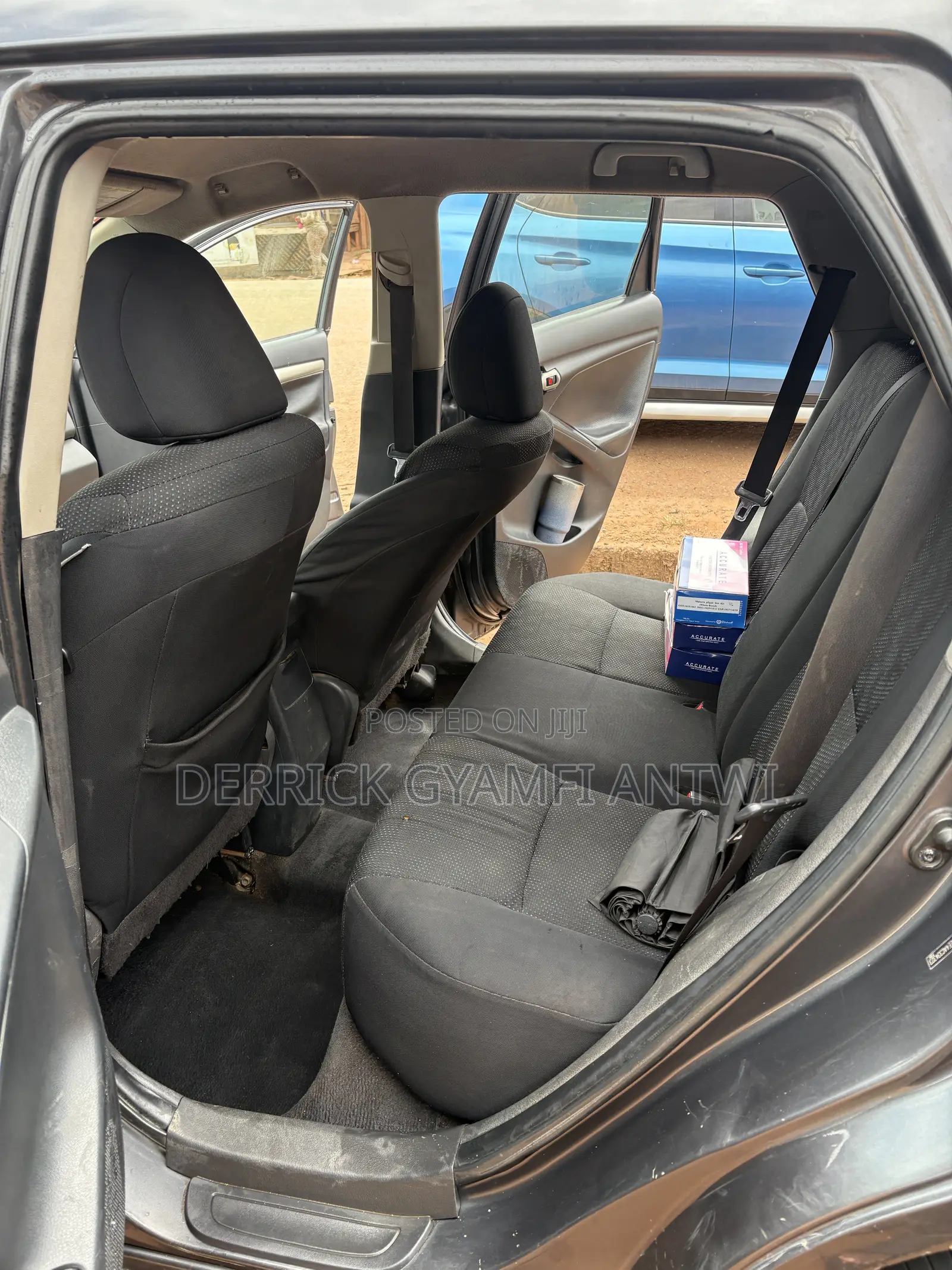 Toyota Matrix Hatchback FWD (1.8L 4cyl 5M) 2010 Gray