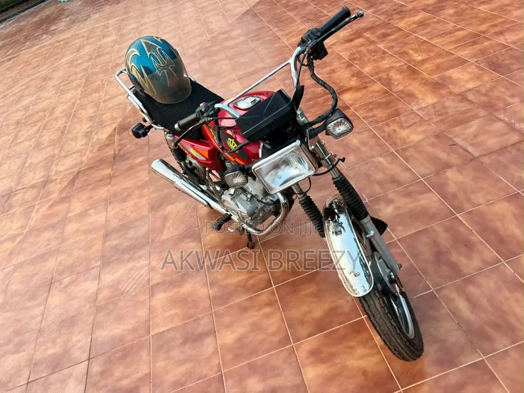 Royal Motorcycle 2024 Red