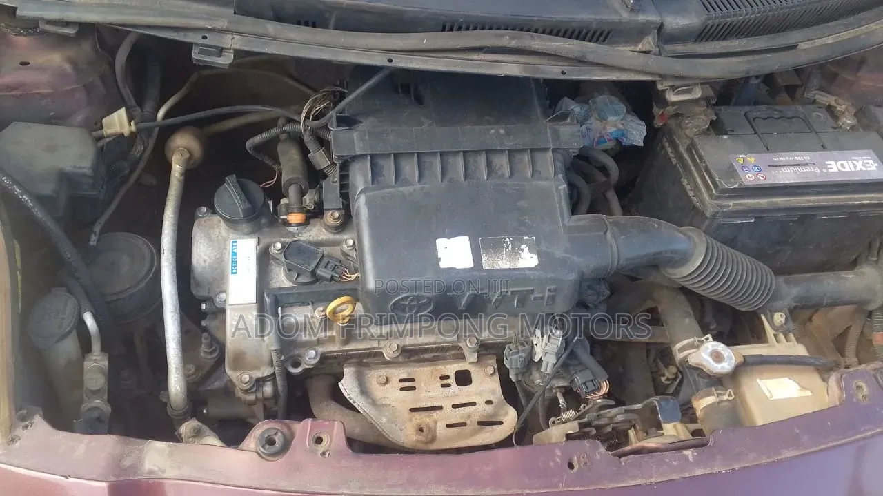 Toyota Vitz 2010 Brown