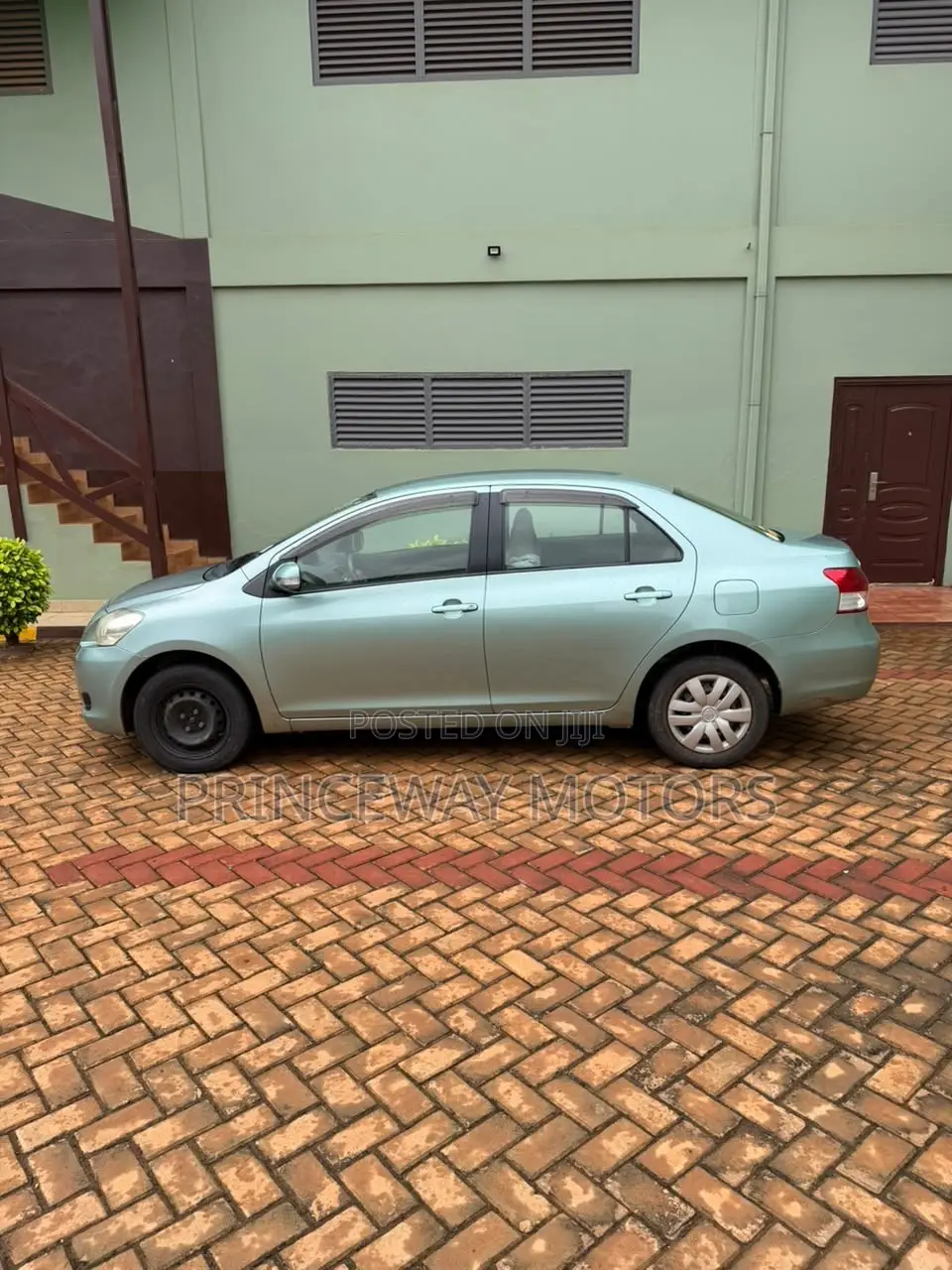 Toyota Belta 2011 Green