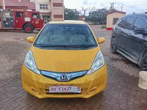 Honda Fit 2012 Pearl