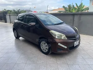 Toyota Vitz 1.3 AWD 3dr 2013 Brown