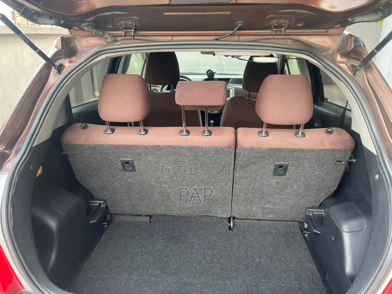 Toyota Vitz 1.3 AWD 3dr 2013 Brown