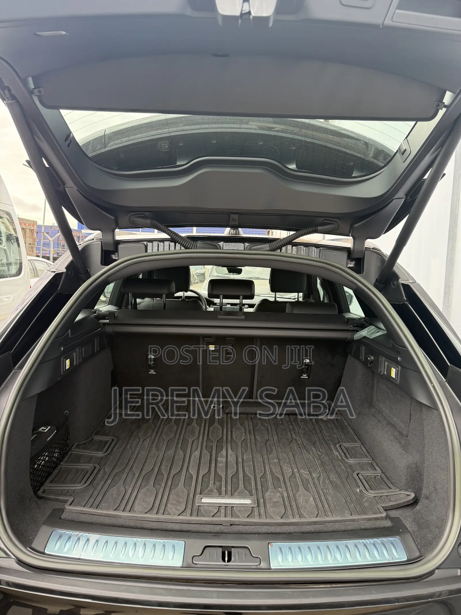 Land Rover Range Rover Velar Dynamic SE 2024 Black