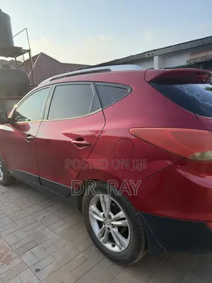 Hyundai Tucson 2013 Red