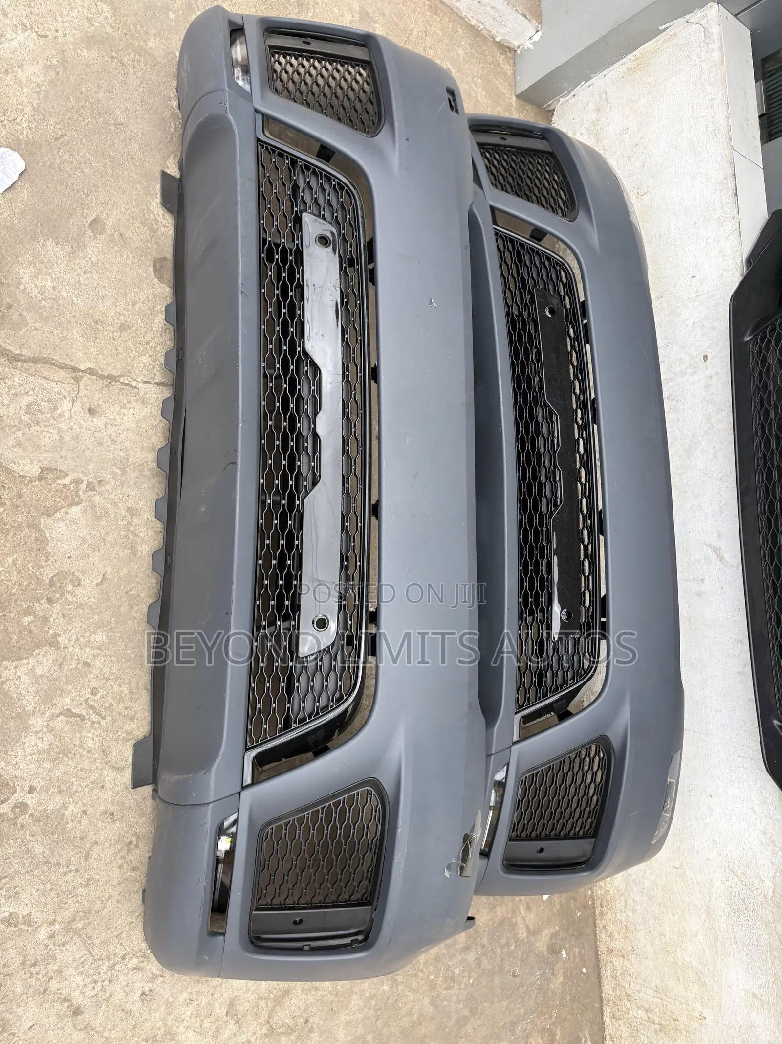 Range Rover Sport SVR 2020,2021, 2022,2023 Complete Front Bumper