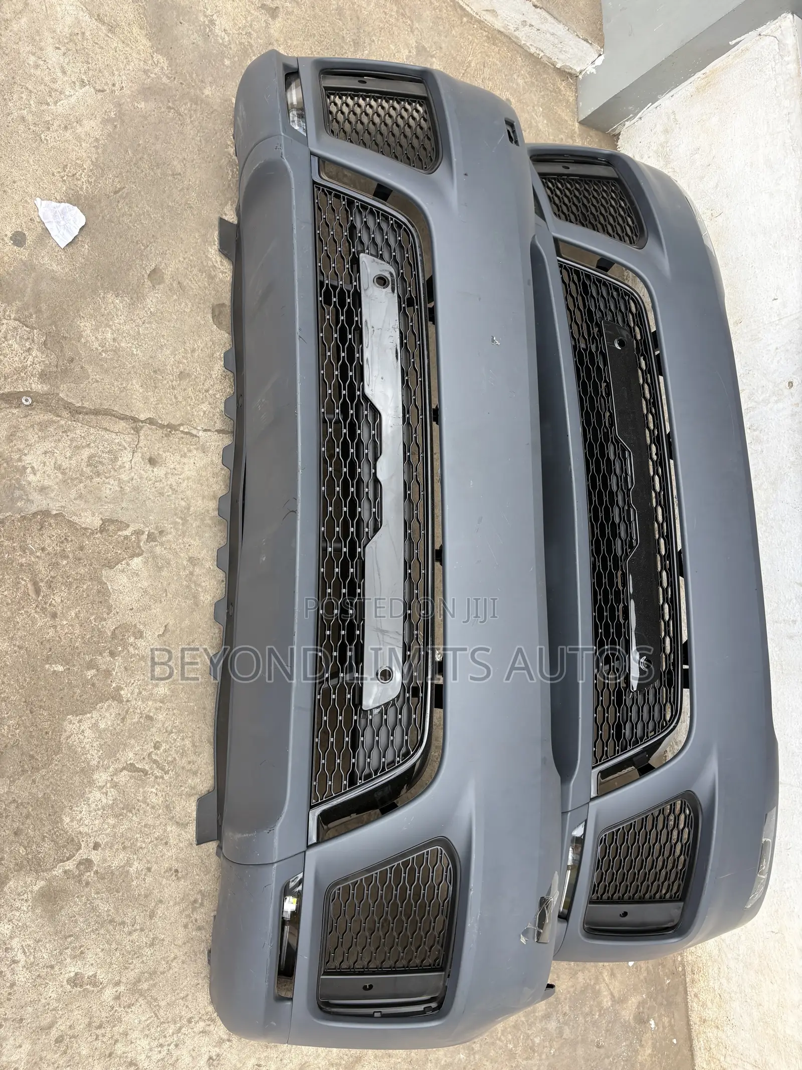 Range Rover Sport SVR 2020,2021, 2022,2023 Complete Front Bumper