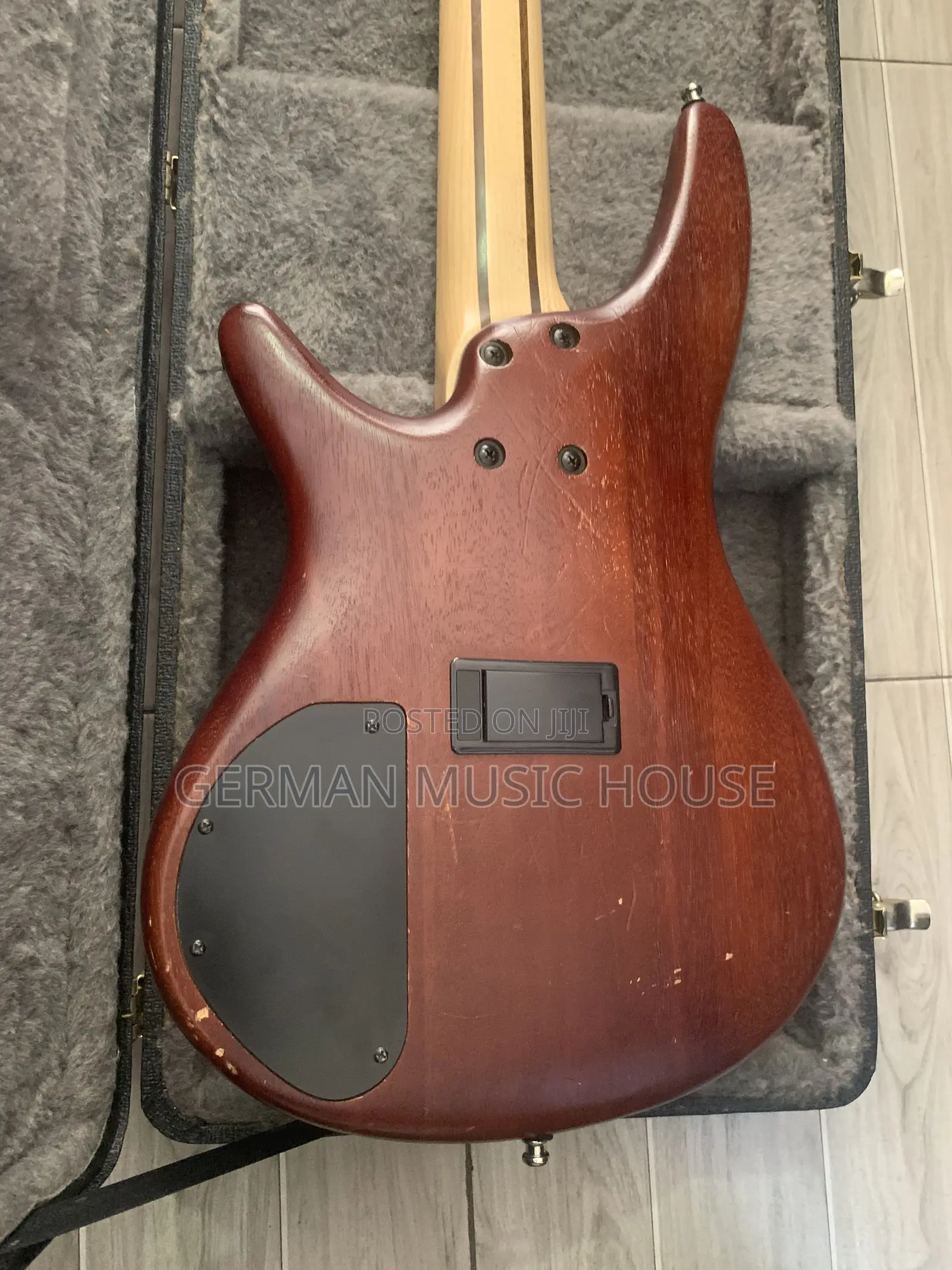 Ibanez (Sdgr ) Guitar