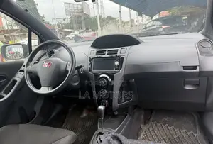 Toyota Vitz 2010 Gray